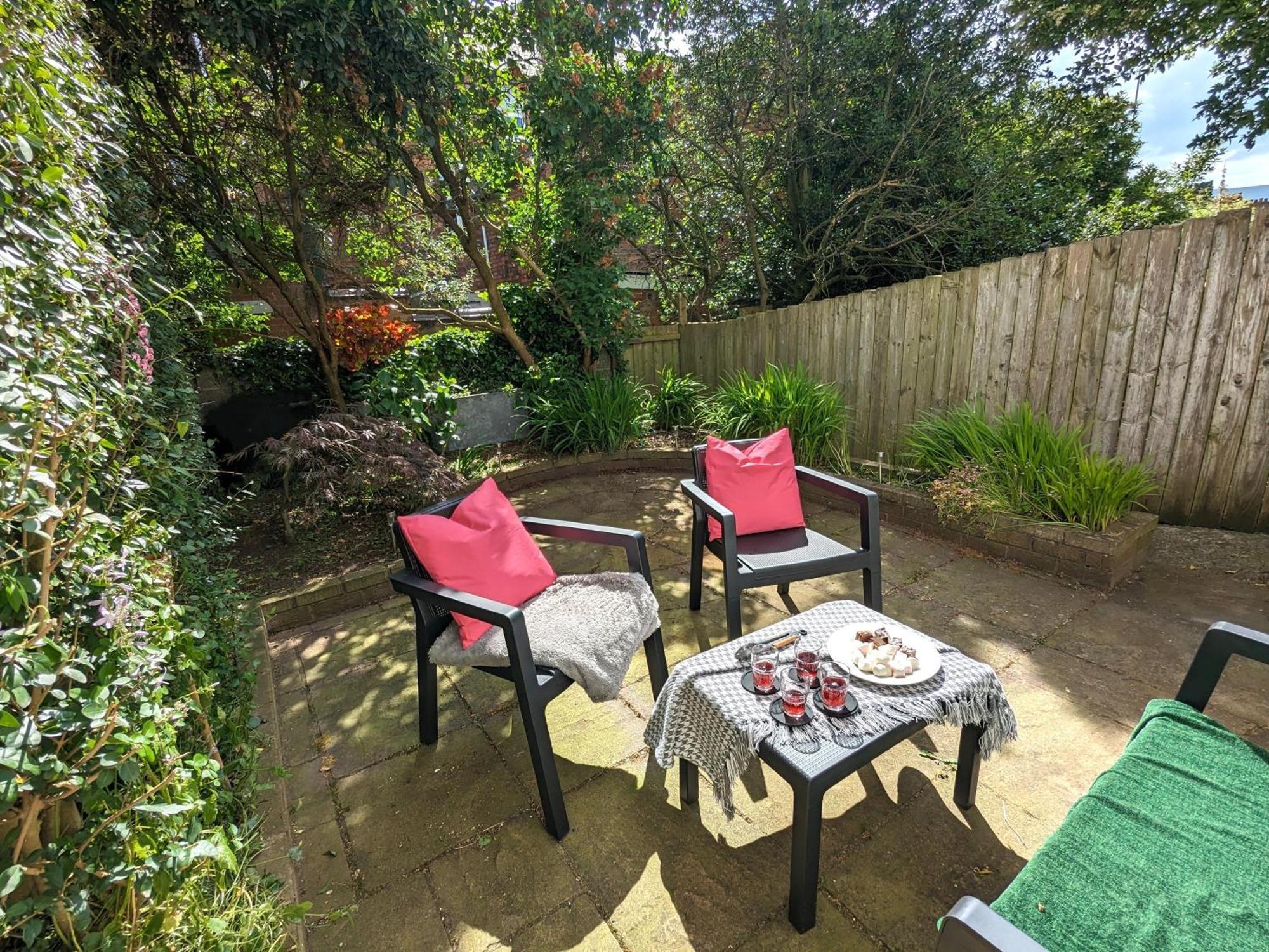 Heart Of Belfast With Private Garden Villa Luaran gambar